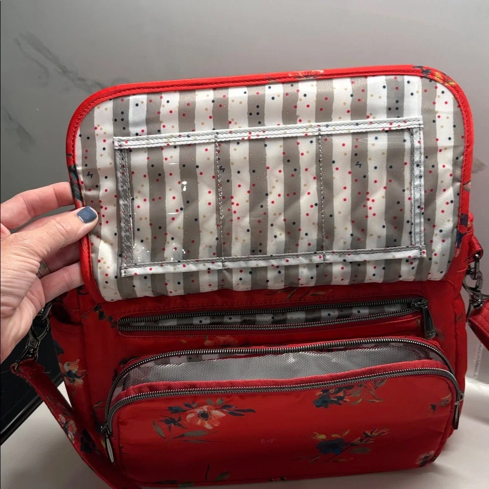 Lug Wings SE medium crossbody bag